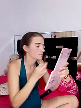 Snapshot of ArianaaGrace chatting on 12-03-25, 09:35 ArianaaGrace online show from 12-03-25, 09:35