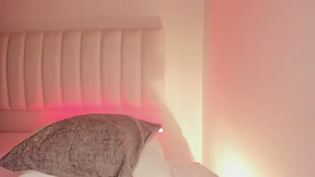 Hannahx   online show from 10-19-25, 03:45