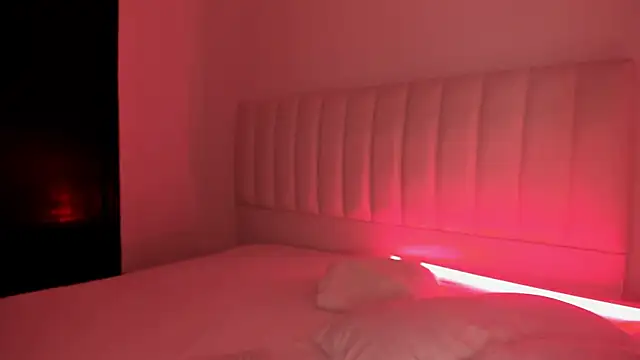 Hannahx   online show from 12-13-25, 07:53