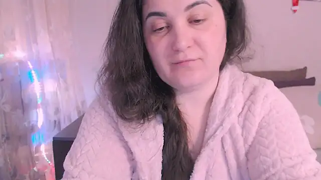 Snapshot of SoftLia chatting on 03-18-25, 07:10 SoftLia online show from 03-18-25, 07:10