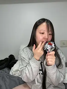 MinaKubo online show from 05-05-26, 03:25