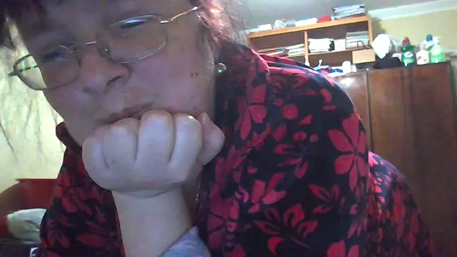 Queen-Elizabeth-25 online show from 03-05-25, 07:38