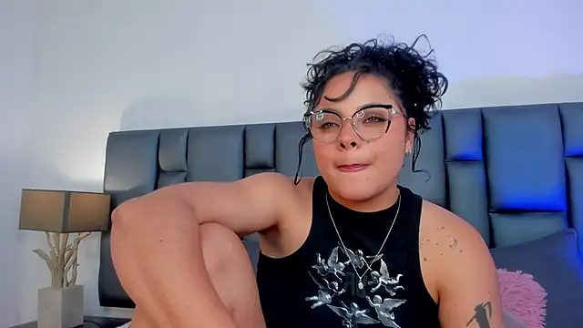 LunaSotto online show from 03-06-25, 01:48