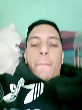 Snapshot of walterdsm chatting on 10-20-25, 03:40 walterdsm online show from 10-20-25, 03:40