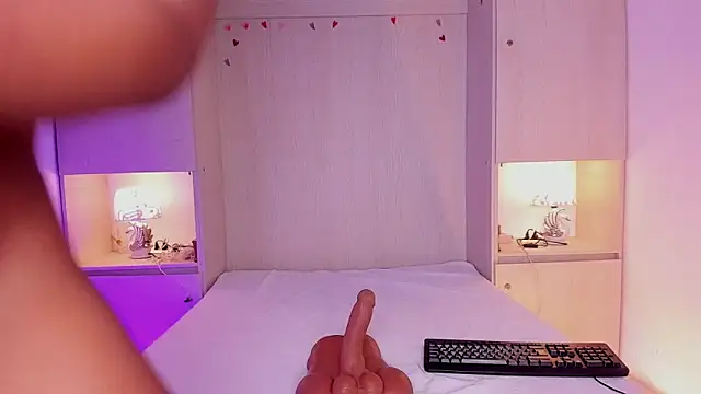 BeverlySteel online show from 03-06-26, 08:05