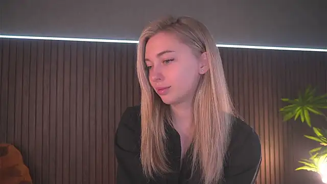 christie luv online show from 09-27-25, 05:23