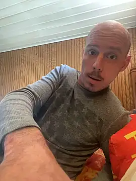 Snapshot of Mac_ThunderCock chatting on 03-01-25, 03:05 Mac ThunderCock online show from 03-01-25, 03:05