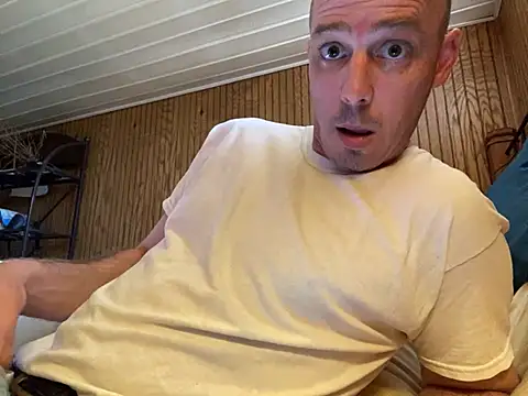 Snapshot of Mac_ThunderCock chatting on 03-11-25, 02:29 Mac ThunderCock online show from 03-11-25, 02:29