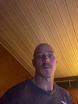 Snapshot of Mac_ThunderCock chatting on 09-13-25, 02:00 Mac ThunderCock online show from 09-13-25, 02:00