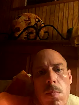 Snapshot of Mac_ThunderCock chatting on 10-09-25, 06:00 Mac ThunderCock online show from 10-09-25, 06:00