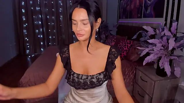 Snapshot of DanaSincere chatting on 09-17-25, 03:41 DanaSincere online show from 09-17-25, 03:41