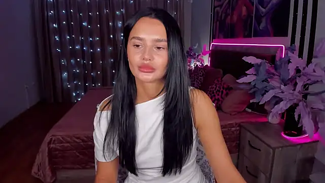 Snapshot of DanaSincere chatting on 11-25-25, 04:01 DanaSincere online show from 11-25-25, 04:01