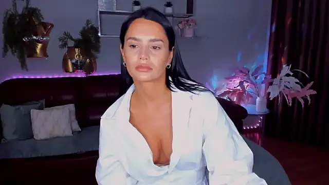 Snapshot of DanaSincere chatting on 05-19-26, 04:08 DanaSincere online show from 05-19-26, 04:08