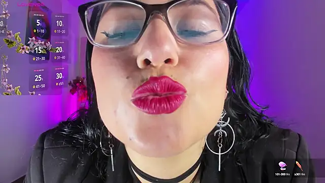 Snapshot of tamara_rouse1 chatting on 10-04-25, 04:32 tamara rouse1 online show from 10-04-25, 04:32