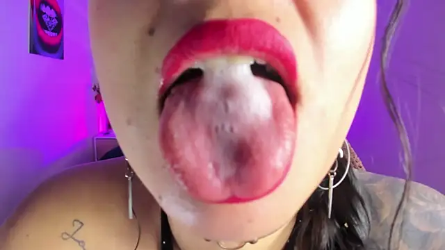 Snapshot of tamara_rouse1 chatting on 10-16-25, 04:57 tamara rouse1 online show from 10-16-25, 04:57