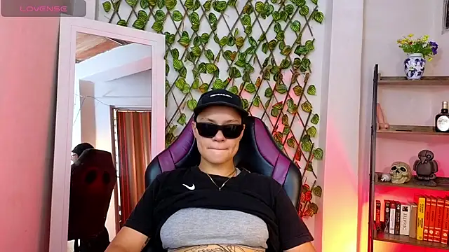 Snapshot of demimoore222 chatting on 03-13-25, 07:50 demimoore222 online show from 03-13-25, 07:50