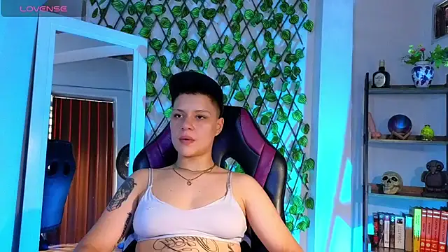 Snapshot of demimoore222 chatting on 03-19-25, 09:16 demimoore222 online show from 03-19-25, 09:16