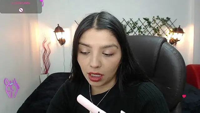 Snapshot of issa__nassar chatting on 10-03-25, 01:19 issa nassar online show from 10-03-25, 01:19