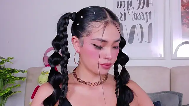 Snapshot of SaritaBratz chatting on 11-28-25, 09:06 SaritaBratz online show from 11-28-25, 09:06