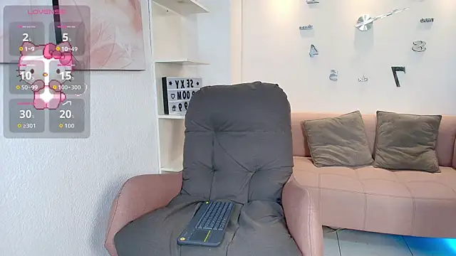 MiiaSuki online show from 01-08-26, 05:43