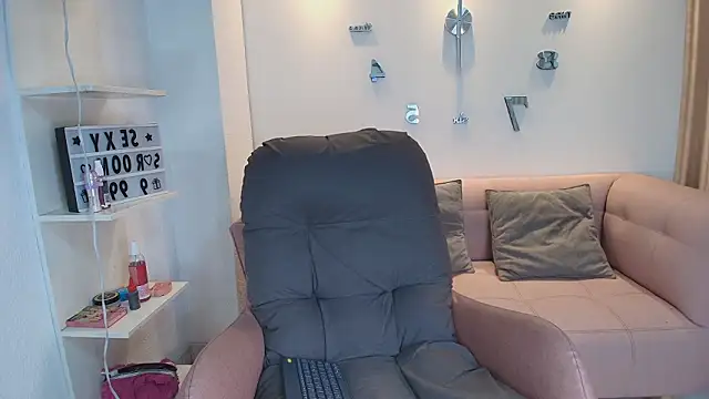 MiiaSuki online show from 01-19-26, 05:55