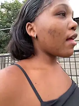 Beyoncex05 online show from 11-13-25, 04:17