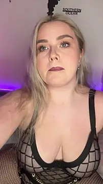 Snapshot of April_Vancee chatting on 09-24-25, 03:04 April Vancee online show from 09-24-25, 03:04