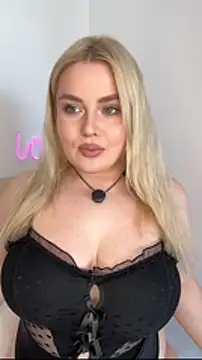 Snapshot of April_Vancee chatting on 04-18-26, 11:03 April Vancee online show from 04-18-26, 11:03