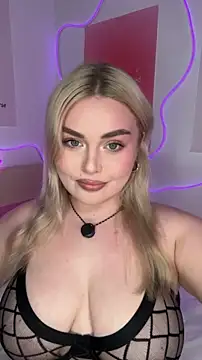 Snapshot of April_Vancee chatting on 04-29-26, 01:04 April Vancee online show from 04-29-26, 01:04