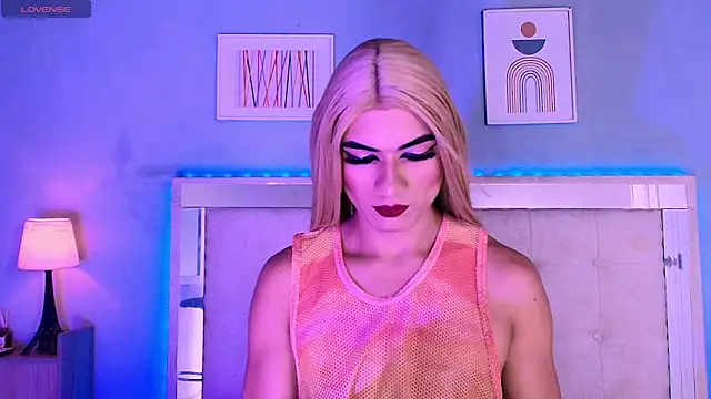 Snapshot of Emily_Castillo_1 chatting on 09-12-25, 03:17 Emily Castillo 1 online show from 09-12-25, 03:17