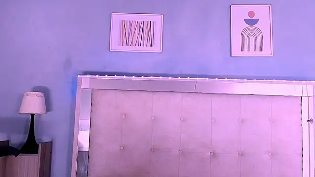 Snapshot of Emily_Castillo_1 chatting on 09-30-25, 04:39 Emily Castillo 1 online show from 09-30-25, 04:39