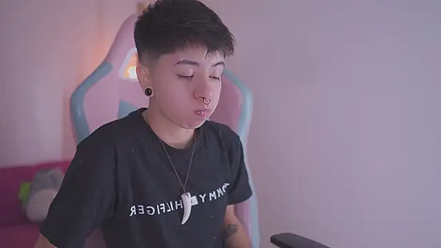 tommy blue online show from 11-25-25, 12:49