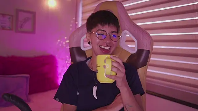 tommy blue online show from 04-15-26, 01:07