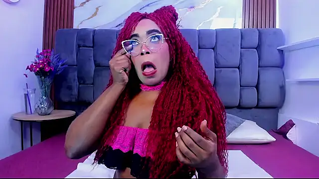 Snapshot of CandyMartinez_ chatting on 11-21-25, 08:51 CandyMartinez online show from 11-21-25, 08:51