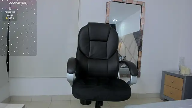 SaskiaGrendel online show from 09-21-25, 12:56