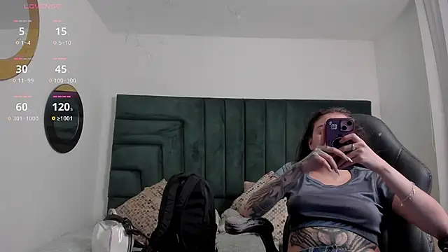 Snapshot of SaskiaGrendel chatting on 05-15-26, 12:06 SaskiaGrendel online show from 05-15-26, 12:06
