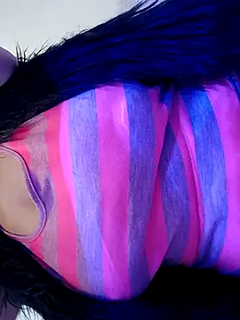 Snapshot of BellyDancer1 chatting on 11-15-25, 08:00 BellyDancer1 online show from 11-15-25, 08:00