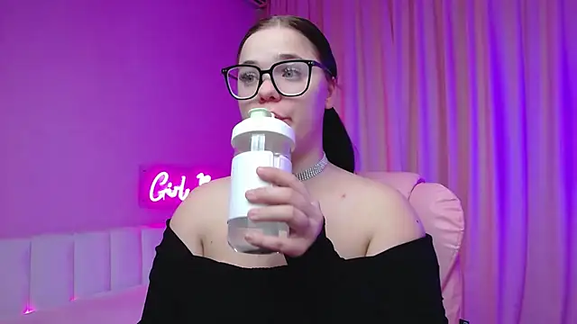 Snapshot of Eliss_Shyyo chatting on 03-04-25, 04:17 Eliss Shyyo online show from 03-04-25, 04:17