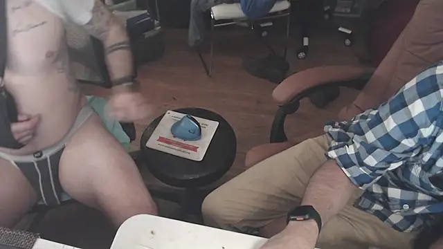 Snapshot of weknowourworth6999 chatting on 10-16-25, 09:49 weknowourworth6999 online show from 10-16-25, 09:49