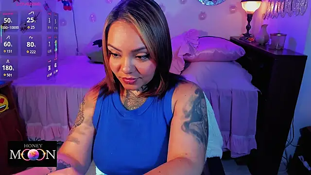 Snapshot of honey_mooon chatting on 11-25-25, 08:53 honey mooon online show from 11-25-25, 08:53