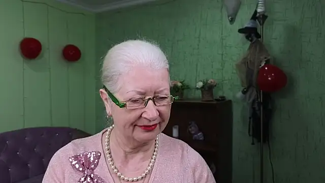 Maya Mayflower online show from 03-10-25, 06:16