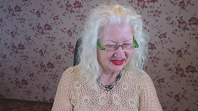 Maya Mayflower online show from 09-25-25, 04:16