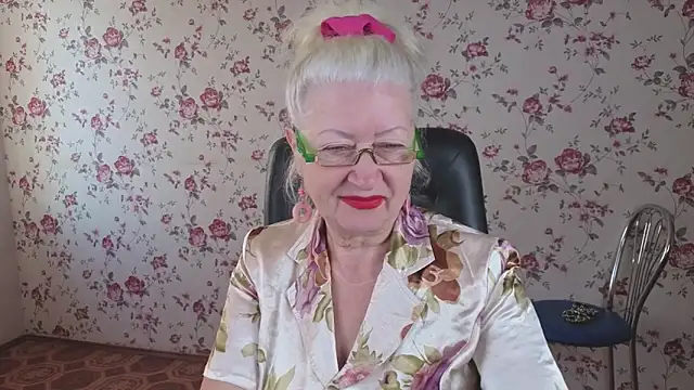 Maya Mayflower online show from 09-29-25, 04:06