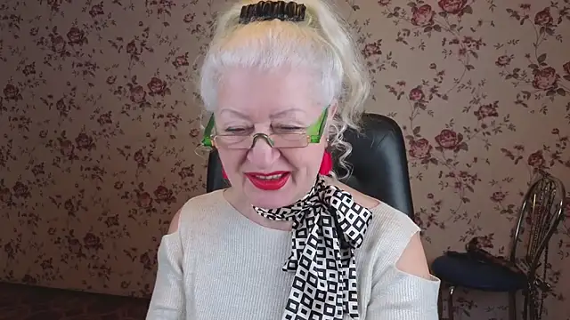 Maya Mayflower online show from 12-21-25, 03:24