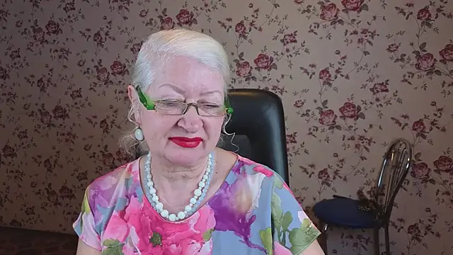 Maya Mayflower online show from 12-22-25, 03:14