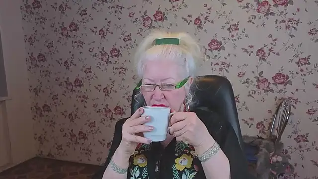 Maya Mayflower online show from 02-13-26, 03:13