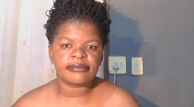 Snapshot of ebony_rose11 chatting on 03-21-25, 08:08 ebony rose11 online show from 03-21-25, 08:08