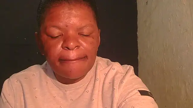 Snapshot of ebony_rose11 chatting on 10-30-25, 05:24 ebony rose11 online show from 10-30-25, 05:24