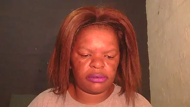 Snapshot of ebony_rose11 chatting on 12-17-25, 05:30 ebony rose11 online show from 12-17-25, 05:30