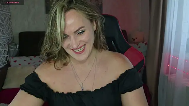 Snapshot of Anya-Sweet chatting on 09-23-25, 05:54 Anya-Sweet online show from 09-23-25, 05:54